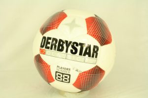 Ballen, voetballen, Derbystar, size 5, Classic S-light, wit/rood