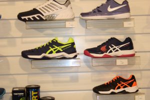 Tennisschoenen, tennisballen