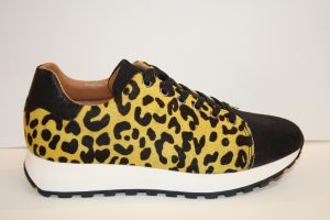 DW\\RS: sneaker met geel panter patroon, maat 38 t/m 41 € 119,99