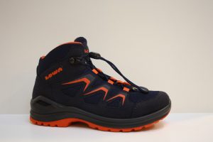 Lowa: Kids, blauw/oranje wandelschoen, Goretex, maat 30 t/m 38 v.a. € 109,99