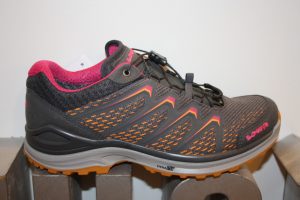 Lowa: Maddox, grey/manderin, lage wandelschoen, goretex gevoerd, maat 5 t/m 8 € 179,99