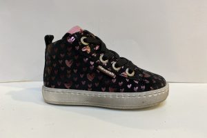 Develab: 41426 439  meisjes veterbootje maat 20 t/m 25 v.a. € 74,99