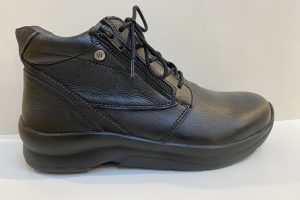Wolky: Glacier, zwart leren veterbootje € 169,99 maat 42