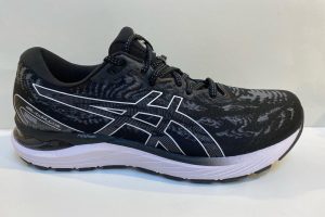 Asics: loopschoen, Gel Cumulus 23 black/white maat 42 t/m 48 € 139,99