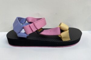 Teva: Original Universel, meisjessandaal, maat 31 t/m 37 v.a. € 50,00