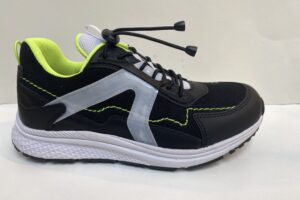 Piedro: sport, jongensneaker, zwart/geel, snelsluiter, maat 32 t/m 41 v.a. € 129,99