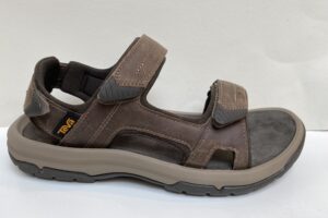Teva: heren sandaal London, leer walnoot, maat 40,5 t/m 47 € 105,00