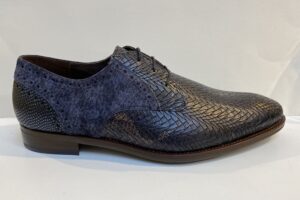 Floris van Bommel: De Stapper 17.83 dark blue, maat 8,5 t/m 11 € 249,99 er kan ook een bijpassende riem bij