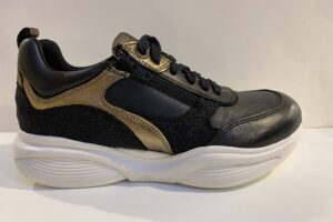 Xsensible: lage veterschoen SWX19, zwart, 4,5  € 249,99