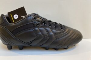 Hummel: voetbalschoenen, zwart maat 40-47 € 84,99