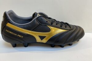 Mizuno: voetbalschoen Morelia Pro, zwart/goud, maat 40 t/m 46 € 119,99