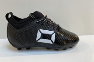 Hummel: voetbalschoentjes, zwart maat 29 t/m 35 € 34,99