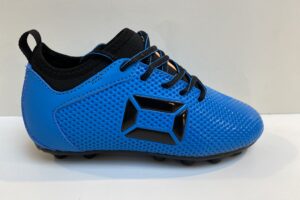 Hummel: voetbalschoentje, blauw, maat 29 t/m 35 € 34,99