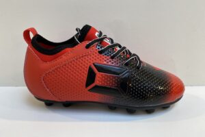 Hummel: voetbalschoentje, rood, maat 29 t/m 35 € 34,99