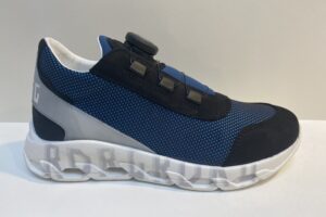 Red Rag: 13825, sneaker blauw, draai knop, maat 34 t/m 41 v.a. € 124,99