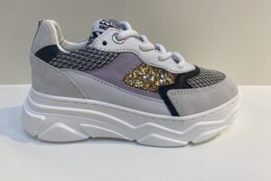 Red Rag:13340, witte sneaker met gouden accenten, maat 27 t/m 35 v.a.€ 109,99