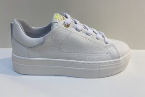 Red Rag: 13360, witte sneaker, maat 33 t/m 40 v.a. € 124,99