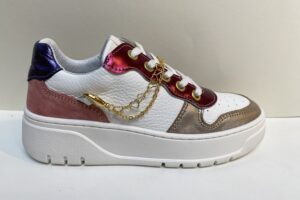Develab: 41882, witte sneaker met Gold fantasy, maat 33 t/m 38 v.a. € 124,99