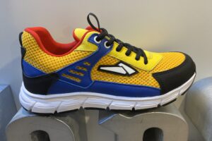 Piedro: stoer, sneaker, geel met veter, maat 34 t/m 39 v.a. € 134,99