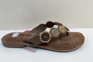 Lazamani: LA75451 beige, kraaltjes, slippertje, maat 37 t/m 42  € 59,99