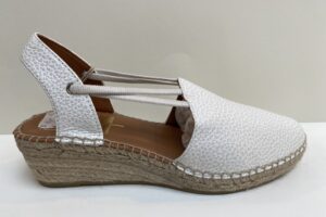 Viquera: 1825 Bianco/wit leer, maat 37 t/m 42 € 89,99