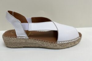 Viquera: 2094, wit leer sandaaltje, maat 37 t/m 41 € 89,99