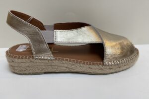 Viquera: 2094, brons kleurig sandaaltje, maat 38 t/m 41 € 89,99