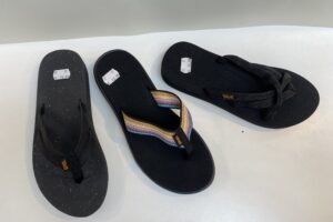 Teva: dames slippers: maat 37 t/m 42 prijzen € 35,00 / € 40,00 / € 55,00