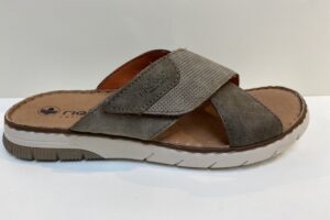 Rieker: 25283-25 , slipper, kaffee, maat 40 t/m 47 50% korting