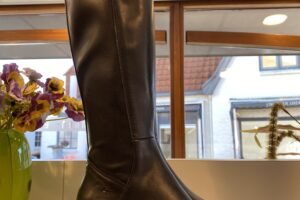 DLS: Zwarte lange laars