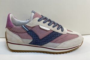Via Vai: 62232-01-401 Mikki Ruby, Sneaker, maat 40,41,42  nu € 99,99