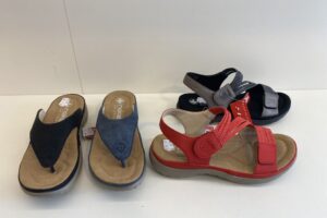 Rieker: sandaaltjes en slippers 50% korting