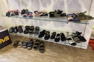 Teva:  dames, heren en kindersandalen. v.a. maat 19 t/m 47
