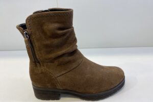 Gabor: 72.092.41 laarsje whisky kleur maat 4,5 t/m 7 € 140,00
