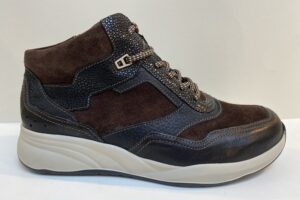 Durea: 9778 608 1888, half hoge boot K, maat 5 t/m 8 € 279,99
