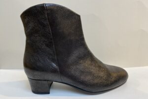 Durea:9796 zwart kort leren laarsje H leest, maat 5 t/m 7,5 € 269,99