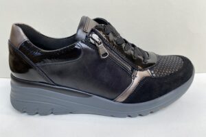 Waldlaufer: 927H02, zwarte veterschoen met rits, H maat 5 t/m 8 € 139,99