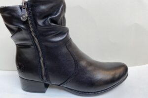 Rieker: 78656-00 zwart kort laarsje, maat 37 t/m 42 € 104,99